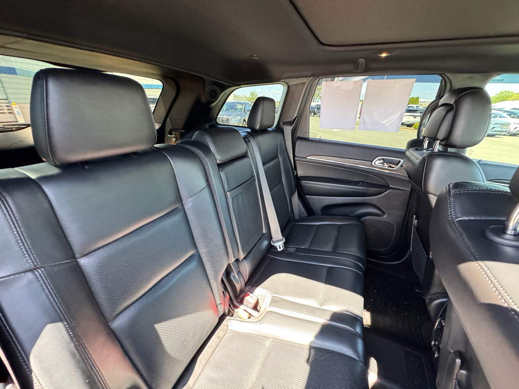 Used 2019 Jeep Grand Cherokee Limited w/ Luxury Group II AWD/4WD image 16