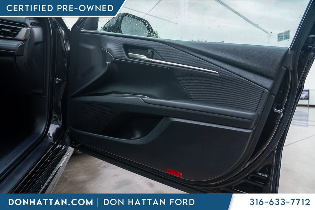 Used 2025 Toyota Camry SE FWD image 22