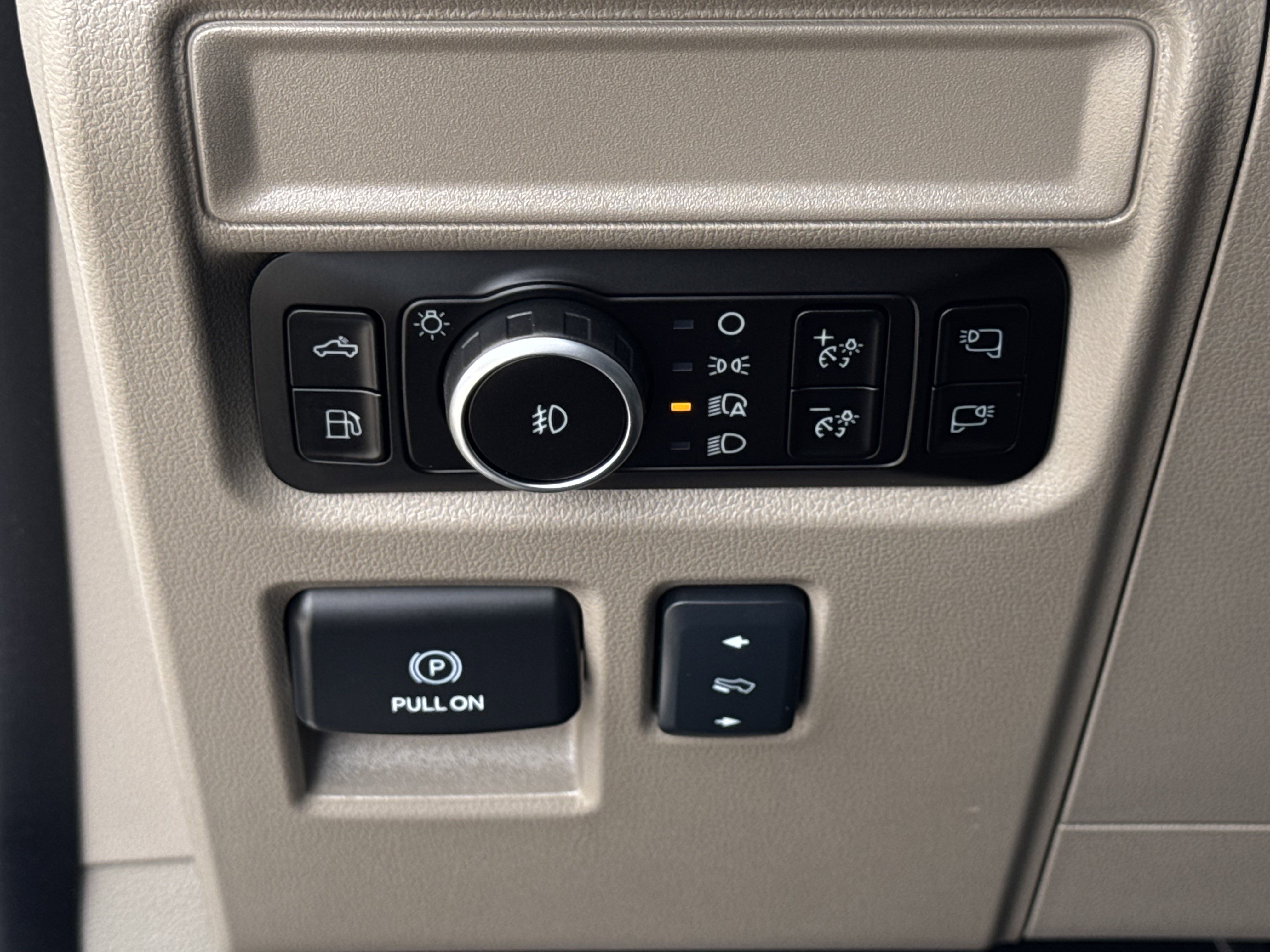 Certified 2025 Ford F150 Platinum w/ Equipment Group 703A Plus image 28