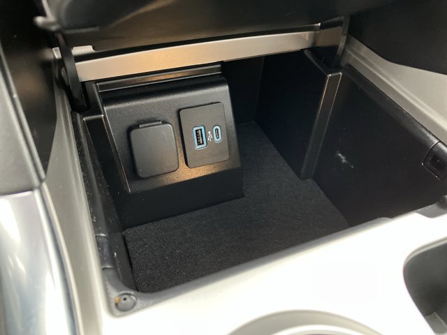 Certified 2023 Ford Explorer XLT w/ Equipment Group 202A image 4