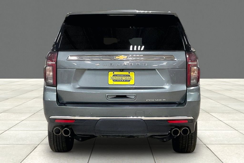 Used 2023 Chevrolet Suburban Premier image 3