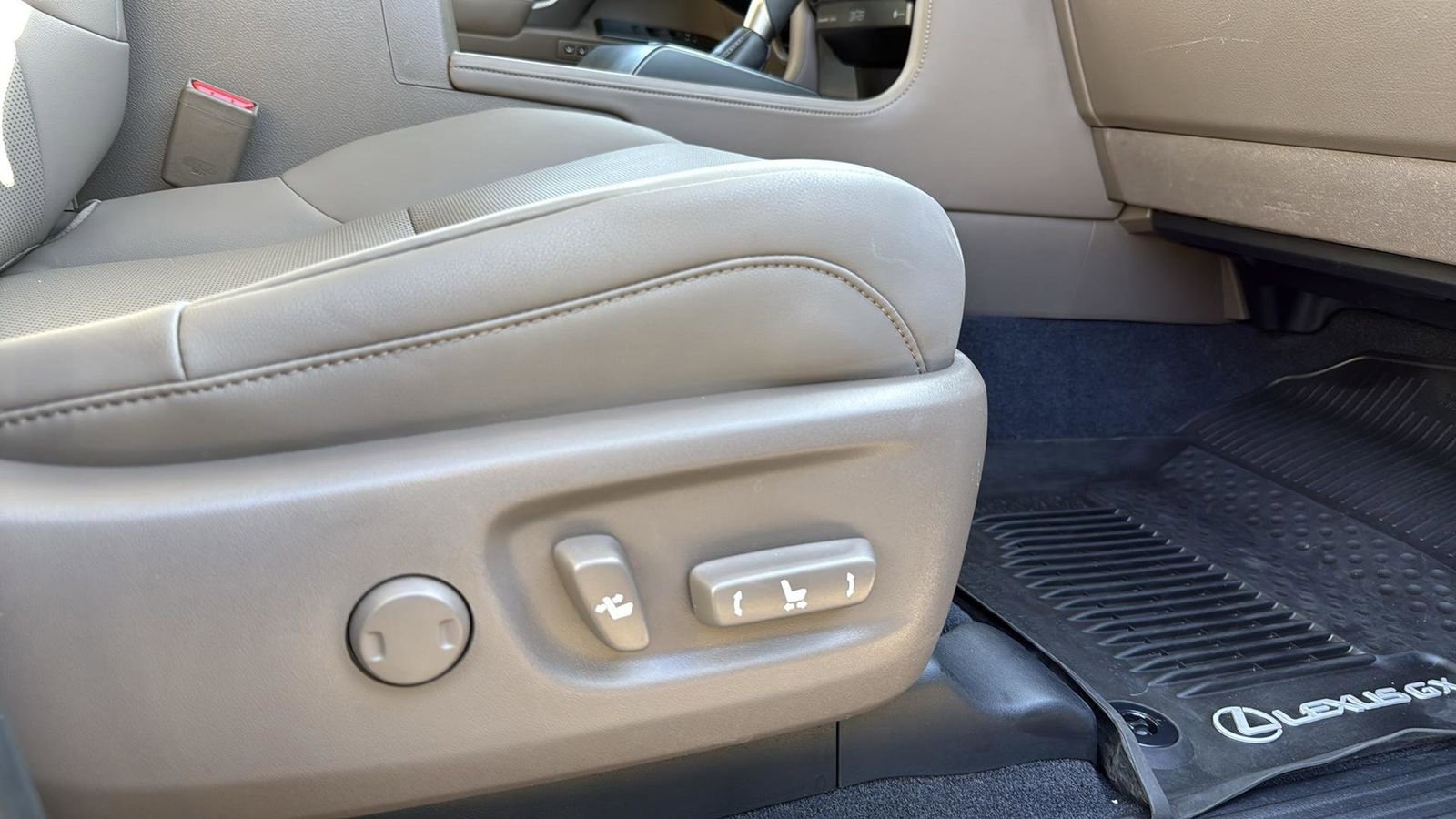 Used 2023 Lexus GX 460 Premium image 25