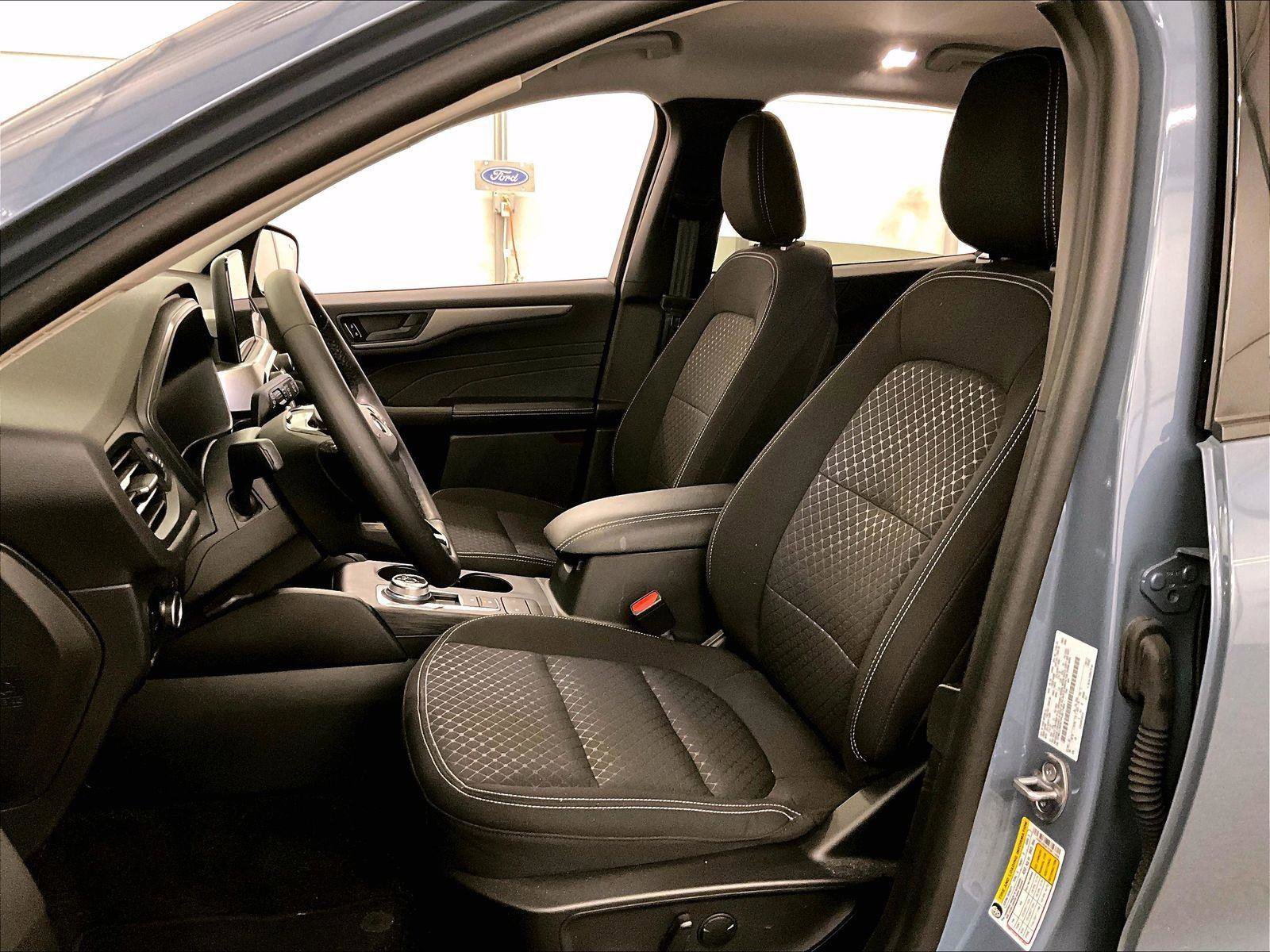Certified 2023 Ford Escape Active AWD/4WD image 24