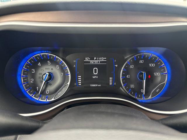Used 2020 Chrysler Voyager Lxi FWD image 24