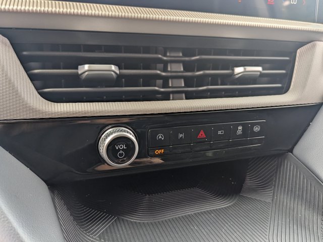 Certified 2025 Ford Explorer Active AWD/4WD image 24