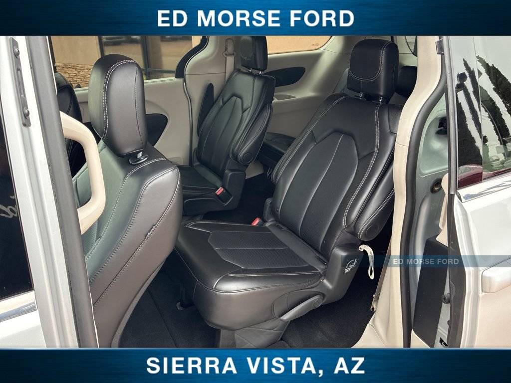 Used 2024 Chrysler Pacifica Touring-L FWD image 19
