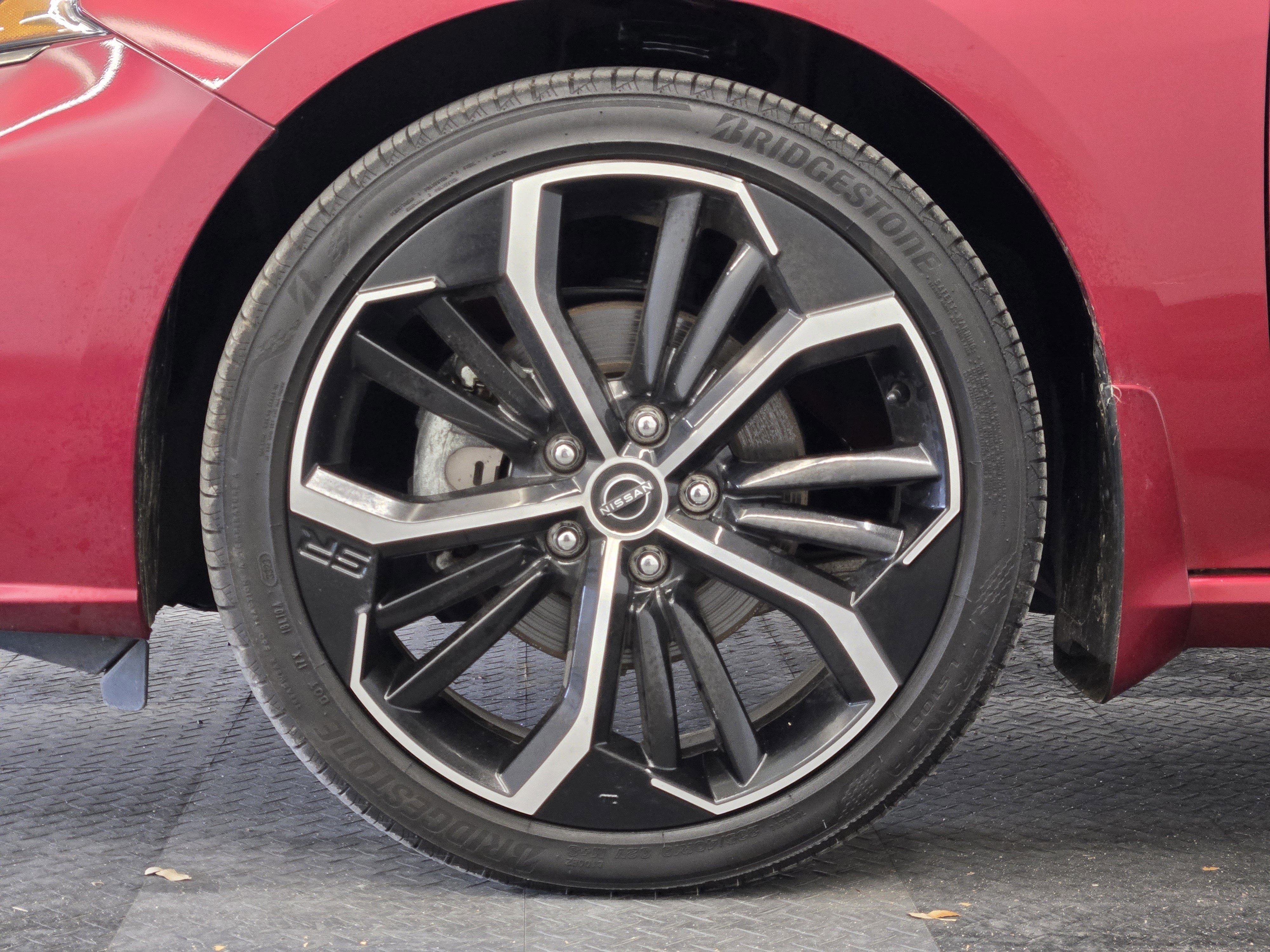 Used 2024 Nissan Altima 2.5 SR FWD image 10