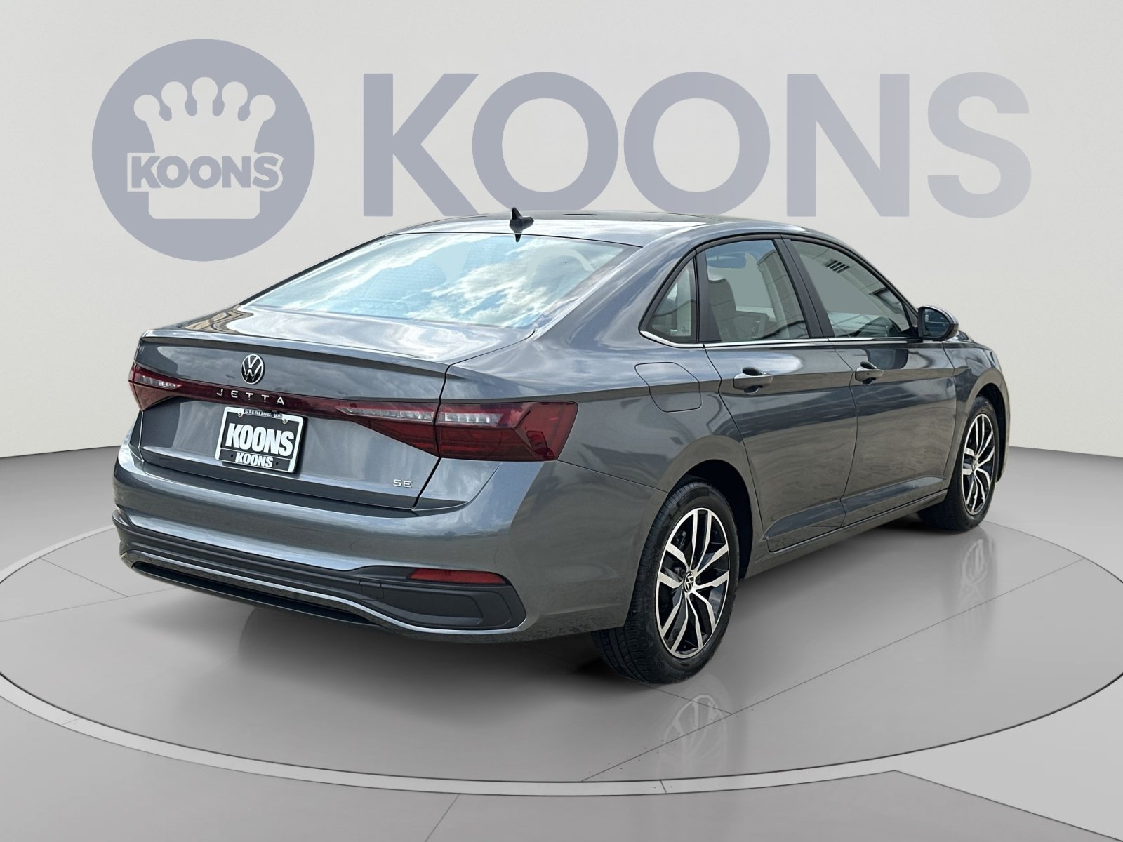 Used 2025 Volkswagen Jetta SE FWD image 11