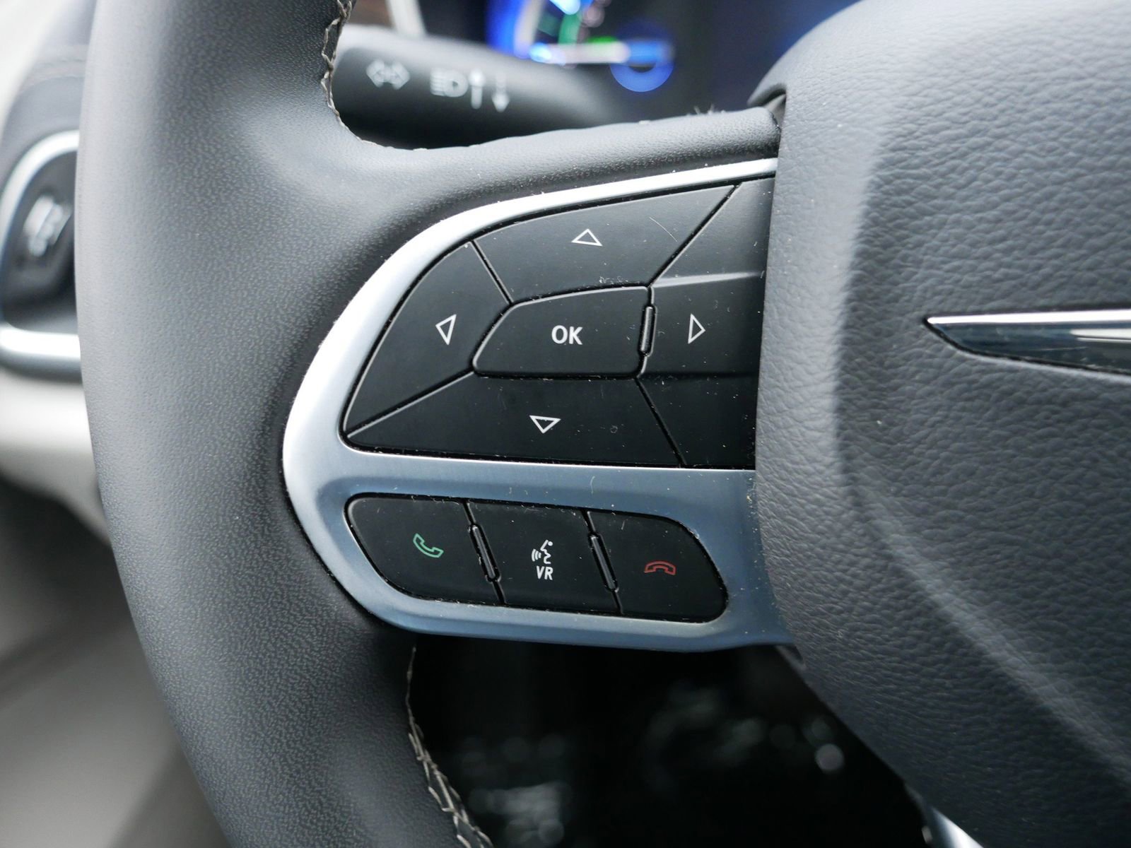 Used 2023 Chrysler Pacifica Limited image 33