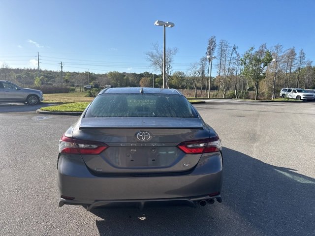 Used 2022 Toyota Camry SE w/ Carpet Mat Package (TMS) image 4
