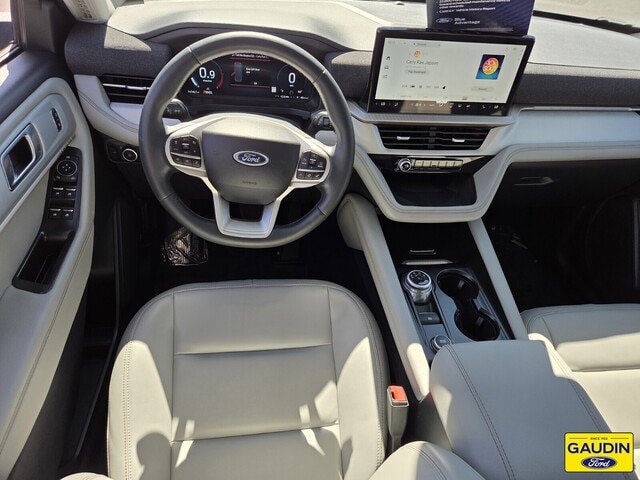 Certified 2025 Ford Explorer Active w/ Active Comfort Package RWD image 13