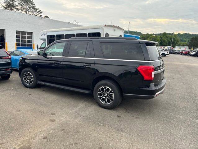 Certified 2024 Ford Expedition Max XLT RWD image 5