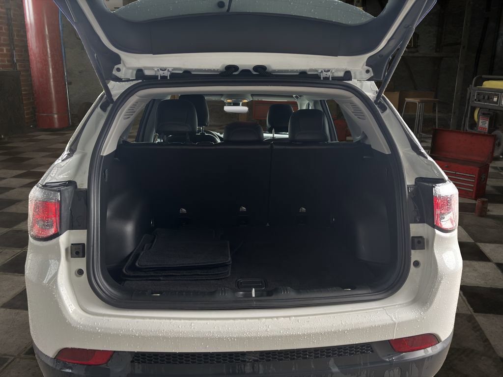 Used 2022 Jeep Compass Latitude FWD image 10
