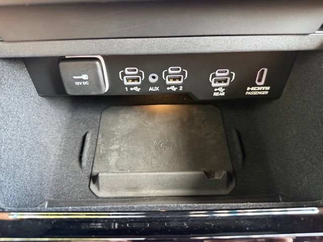 Used 2025 Jeep Grand Wagoneer Series III w/ Rear Seat Video Group 1 AWD/4WD image 28