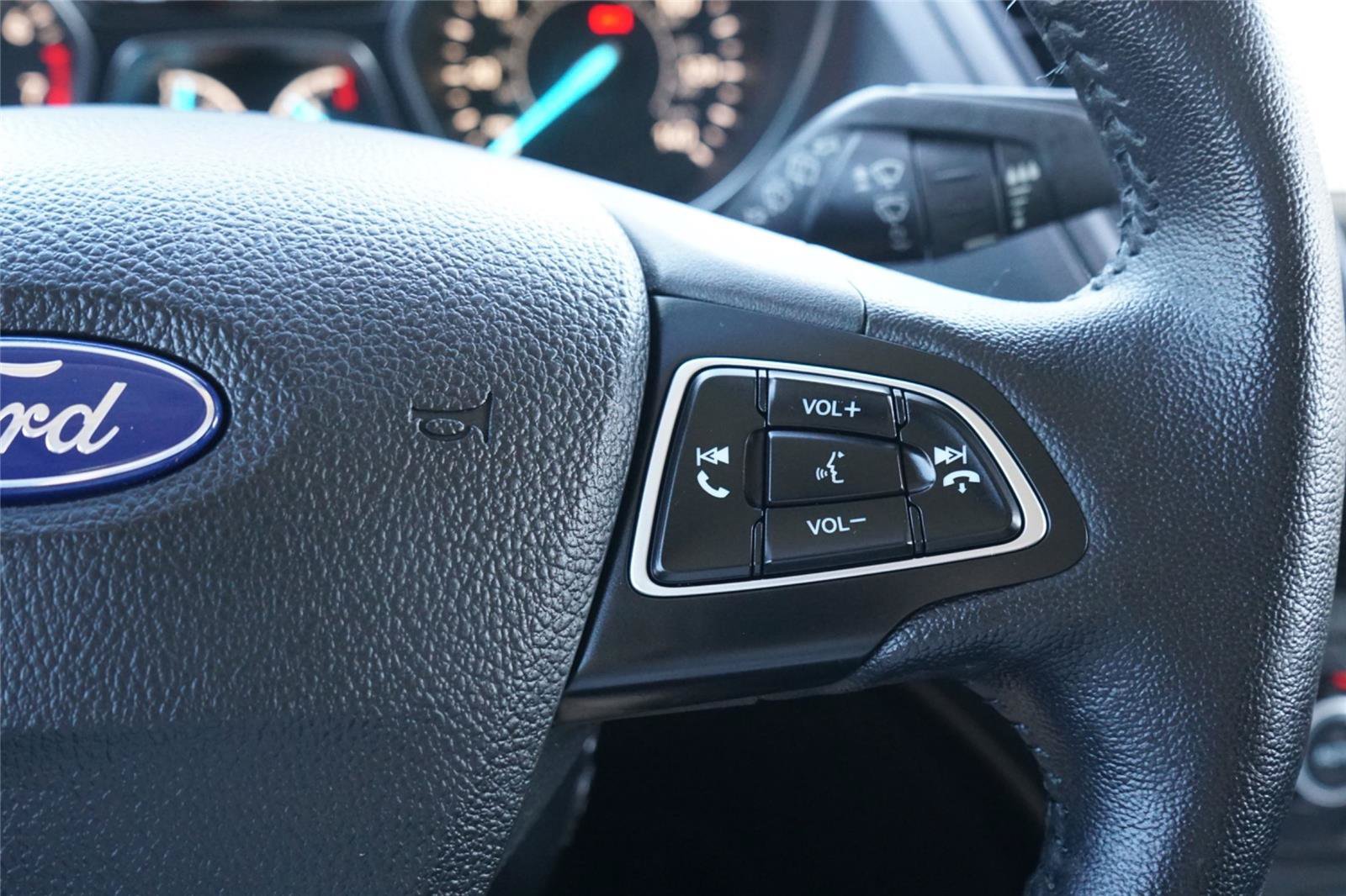Certified 2019 Ford Escape Titanium FWD image 16