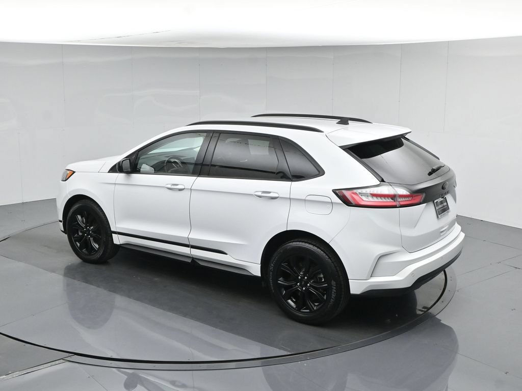 Certified 2022 Ford Edge SE w/ Black Appearance Package AWD/4WD image 43