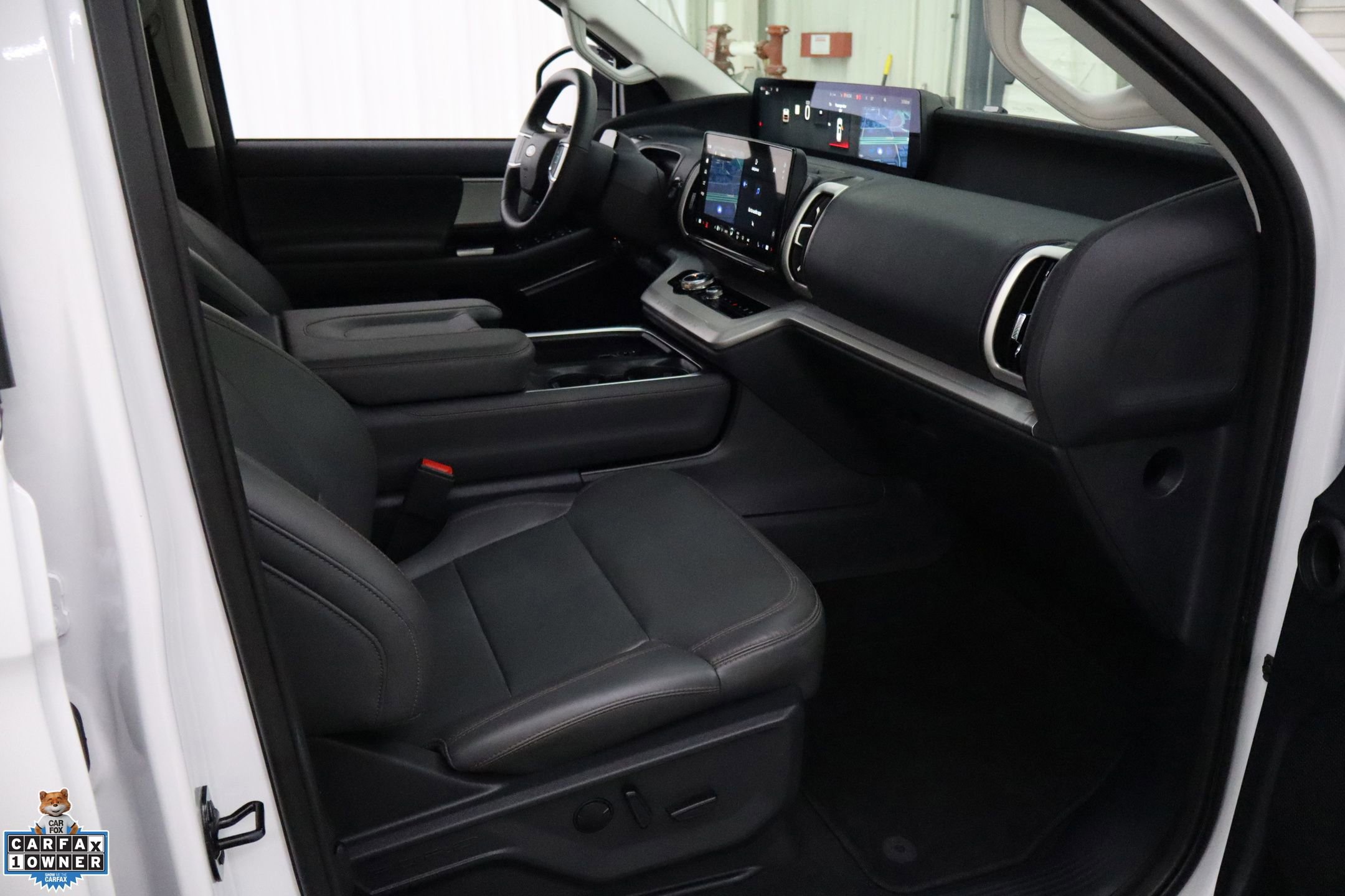 Certified 2025 Ford Expedition Active image 33