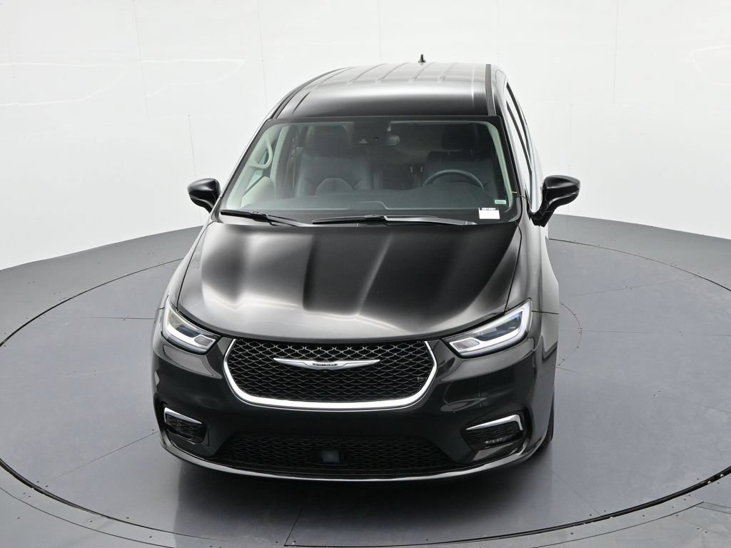 Used 2024 Chrysler Pacifica Touring-L FWD image 18