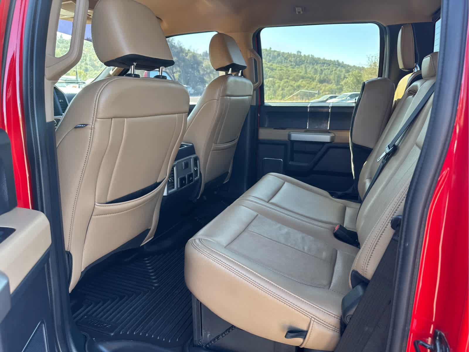 Certified 2022 Ford F250 Lariat w/ Lariat Value Package AWD/4WD image 10