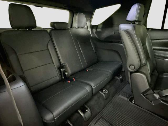 Used 2026 Chevrolet Traverse LT w/ Midnight/Sport Edition FWD image 32
