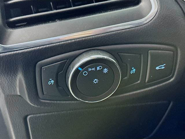 Certified 2018 Ford Edge Titanium w/ Equipment Group 301A image 17