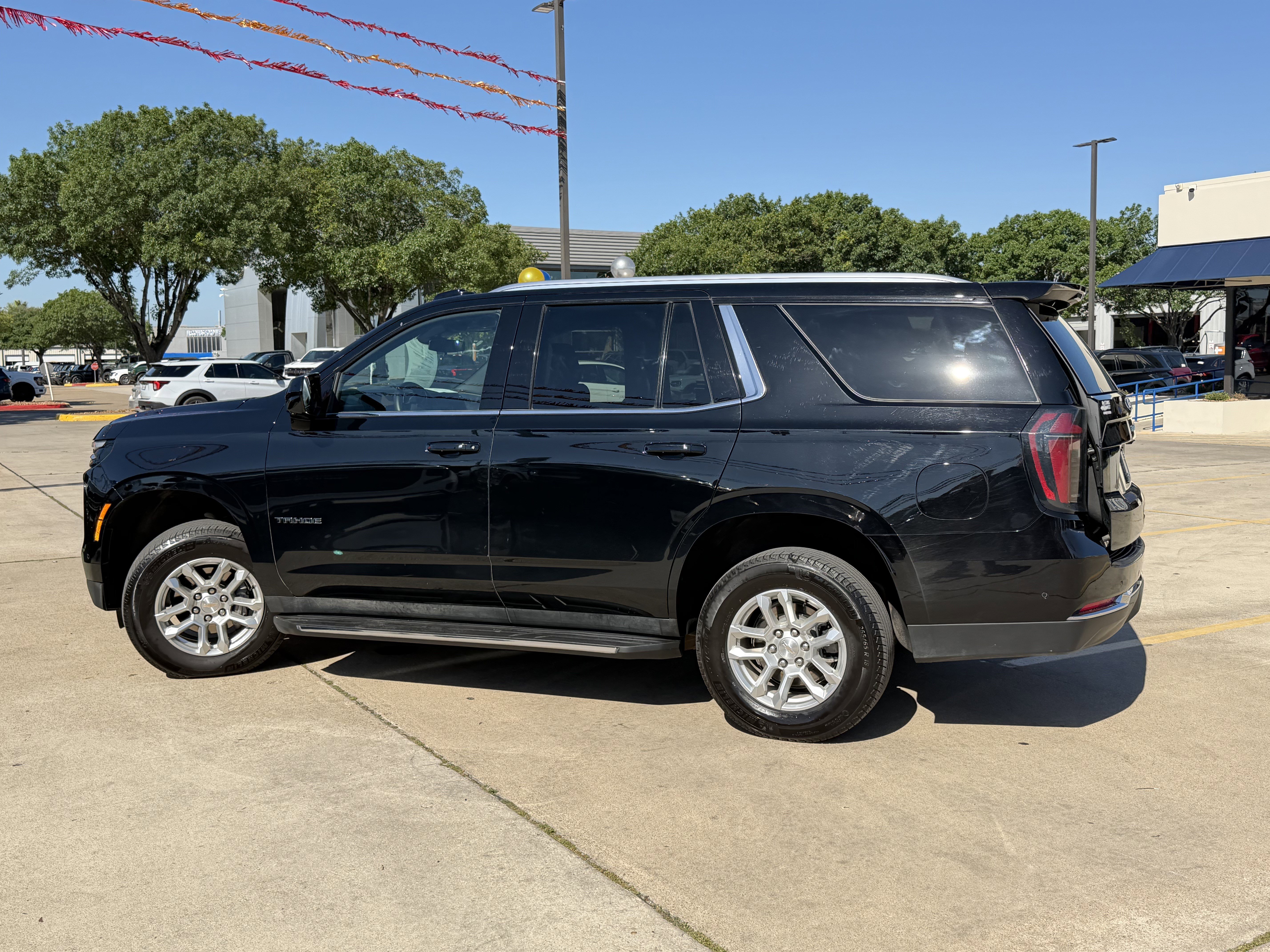Used 2025 Chevrolet Tahoe LT AWD/4WD image 10