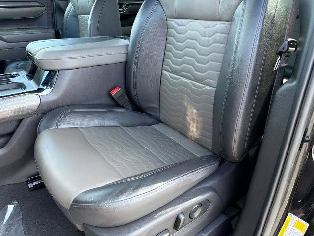 Used 2024 Chevrolet Silverado 1500 ZR2 w/ Technology Package AWD/4WD image 17