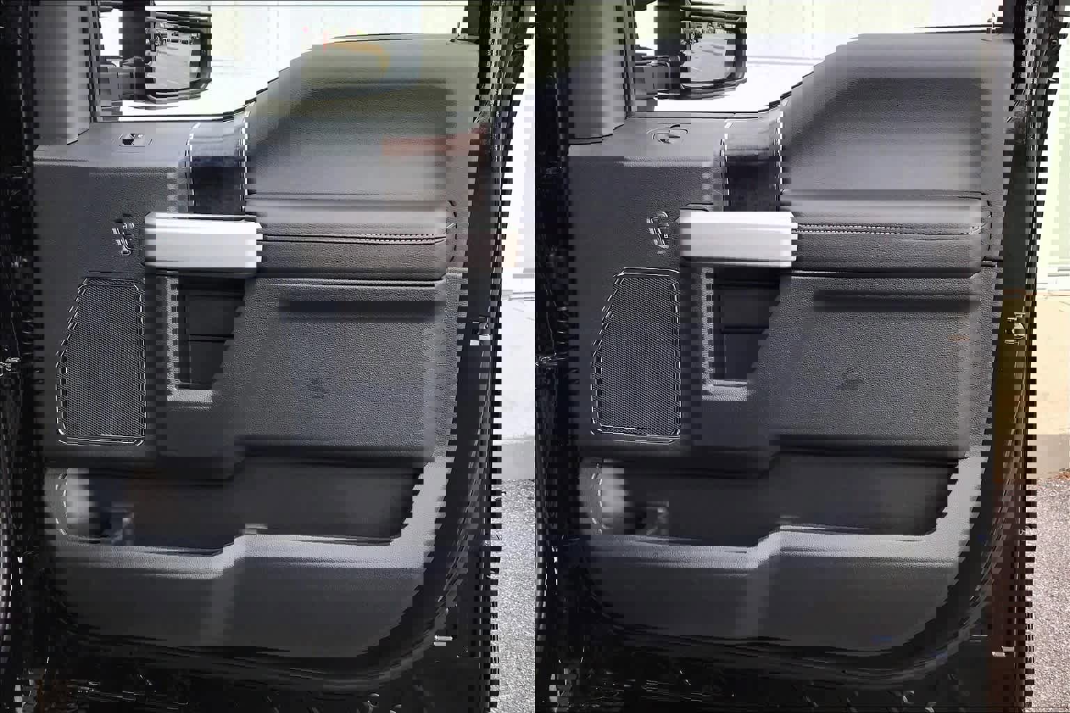 Certified 2022 Ford F350 Lariat w/ Black Appearance Package image 22