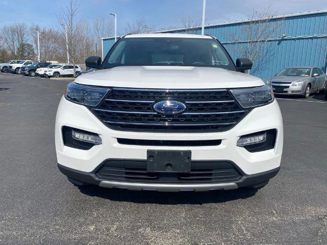 Certified 2022 Ford Explorer XLT w/ Equipment Group 202A image 8