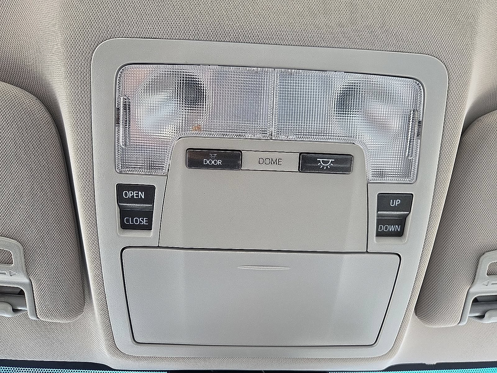 Used 2018 Toyota Avalon XLE Premium FWD image 20