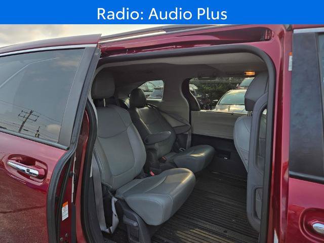 Used 2021 Toyota Sienna XLE AWD/4WD image 4