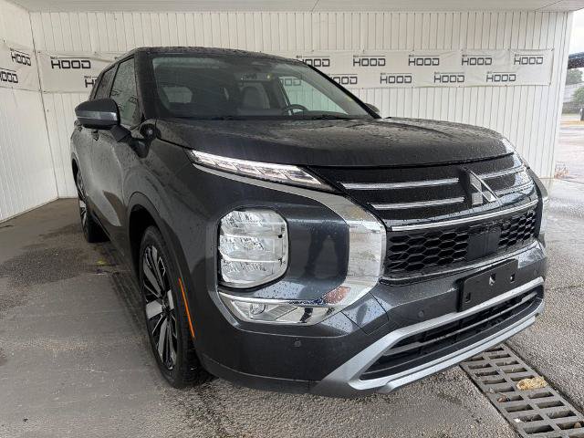 Used 2025 Mitsubishi Outlander SE