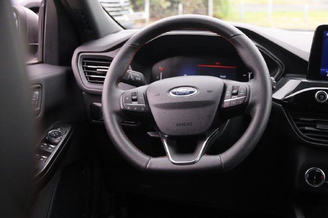 Certified 2025 Ford Escape ST-Line FWD image 23