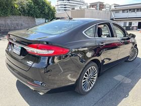 Certified 2018 Ford Fusion SE w/ Fusion SE Technology Package FWD image 4