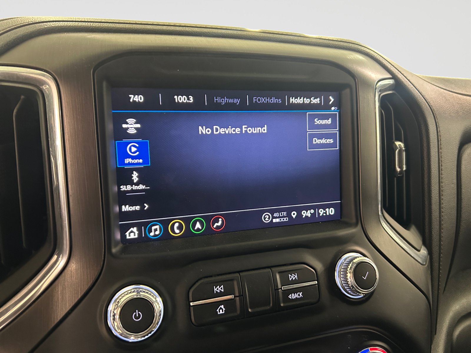 Used 2022 GMC Sierra 2500 AT4 w/ AT4 Premium Plus Package AWD/4WD image 16
