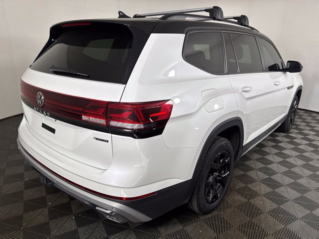 Used 2024 Volkswagen Atlas Peak Edition SEL AWD/4WD image 5