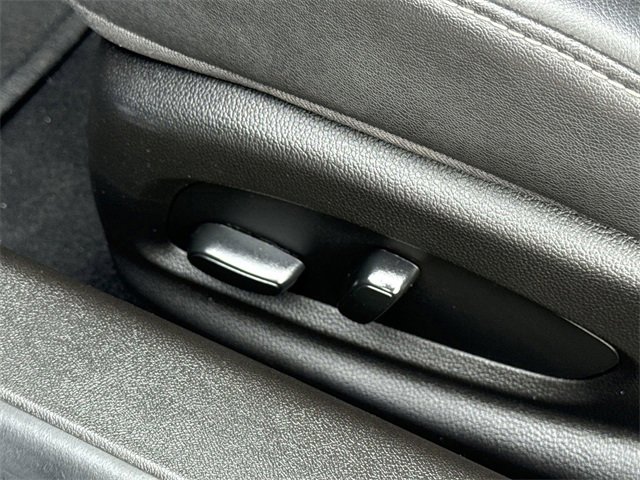 Used 2022 Chevrolet Camaro LT w/ RS Package image 27