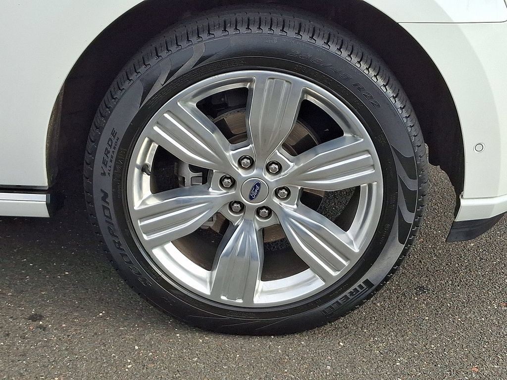 Certified 2024 Ford Expedition Platinum AWD/4WD image 8