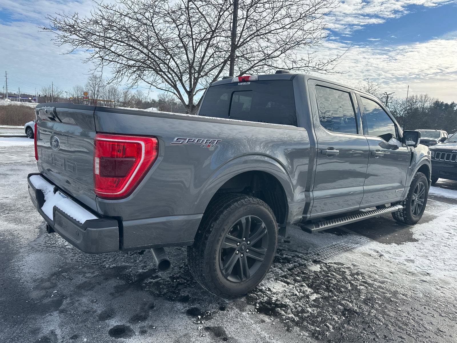 Certified 2021 Ford F150 XLT w/ Equipment Group 302A High image 11