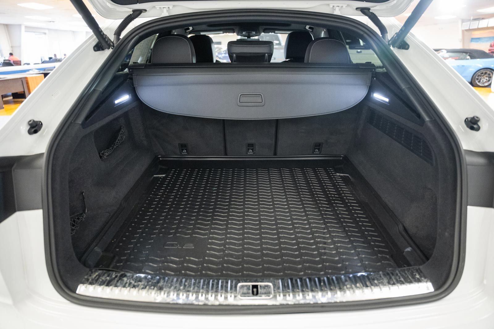 Used 2025 Audi Q8 Premium Plus AWD/4WD image 10