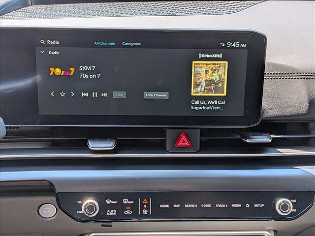 Used 2025 Kia Carnival FWD image 13