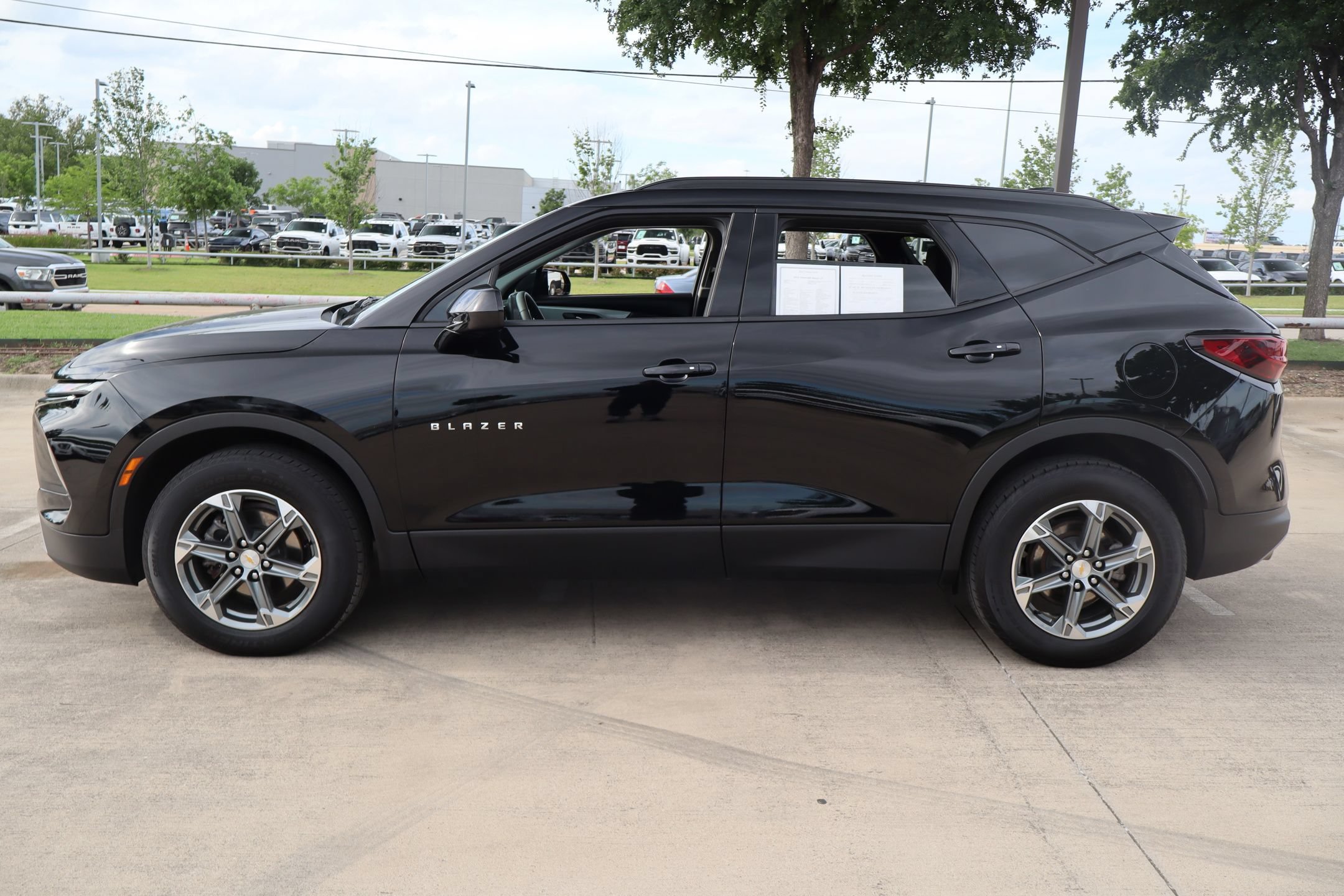 Used 2024 Chevrolet Blazer LT w/ Convenience Package FWD image 7