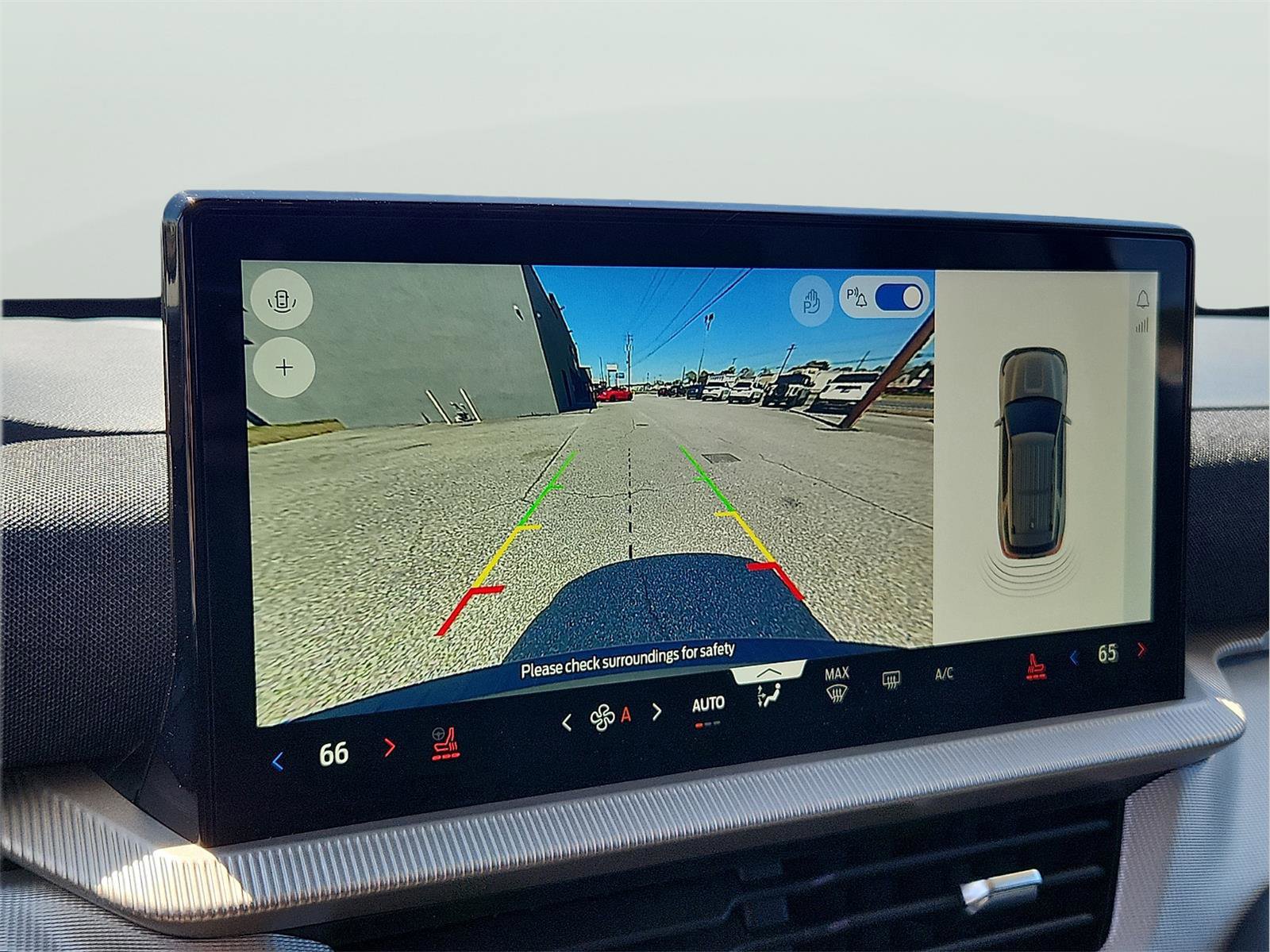 Certified 2025 Ford Explorer Active w/ Active Comfort Package image 15