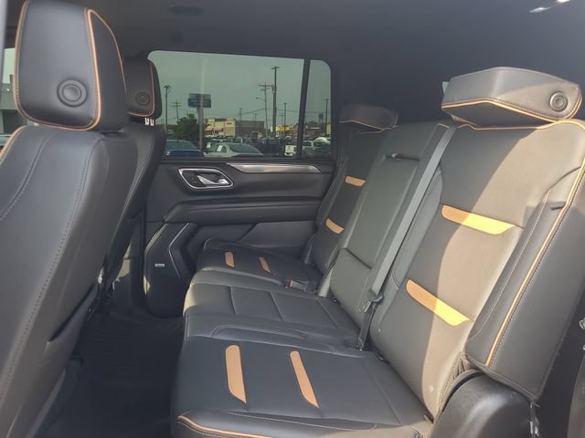 Used 2024 GMC Yukon XL AT4 AWD/4WD image 13