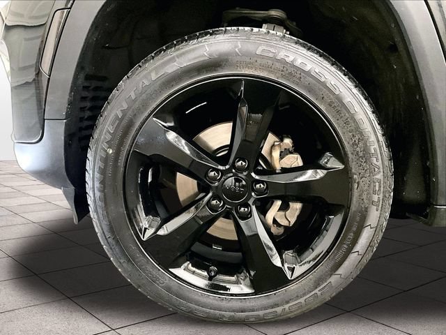 Used 2023 Jeep Grand Cherokee Altitude AWD/4WD image 8