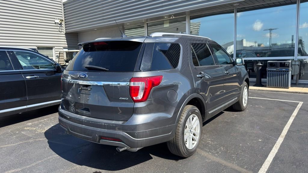 Certified 2019 Ford Explorer XLT w/ Equipment Group 201A AWD/4WD image 3