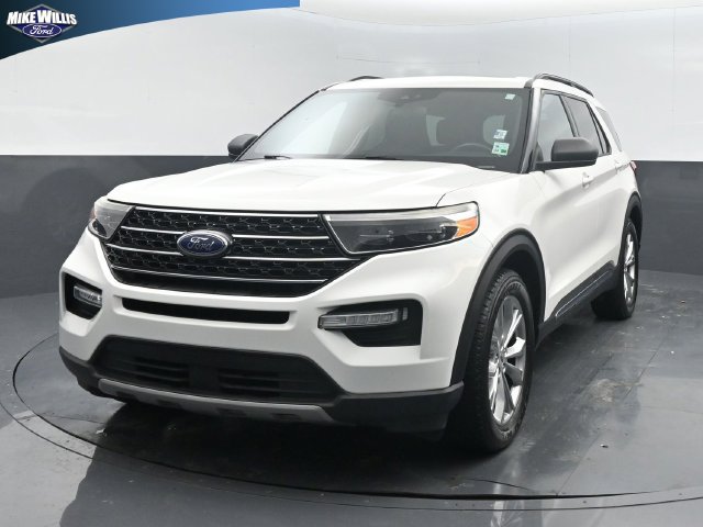 Certified 2020 Ford Explorer XLT w/ Equipment Group 202A RWD image 3