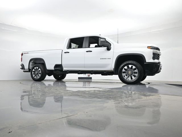 Used 2025 Chevrolet Silverado 2500 Custom AWD/4WD image 30