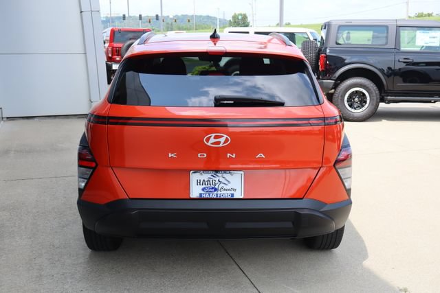 Used 2025 Hyundai Kona SEL FWD image 4