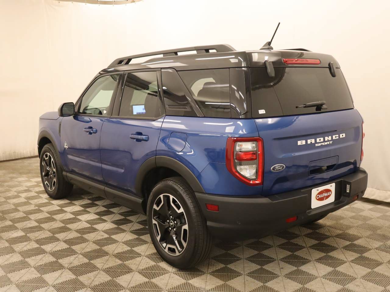 Certified 2023 Ford Bronco Sport Outer Banks w/ Tech Package AWD/4WD image 3